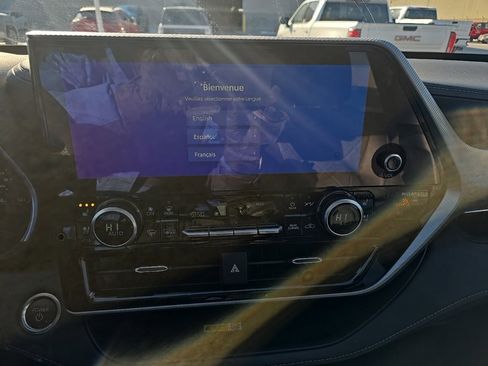 Used 2025 Toyota Highlander Platinum image 20