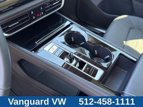 Used 2024 Volkswagen Atlas SEL AWD/4WD image 14