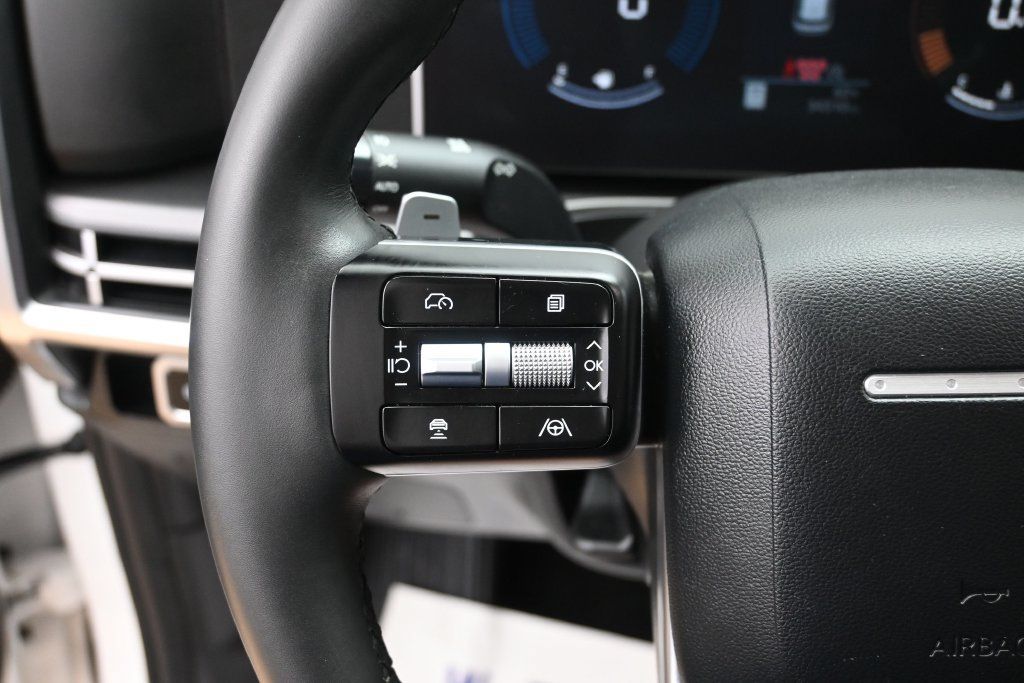 Used 2024 Hyundai Santa Fe SE FWD image 13
