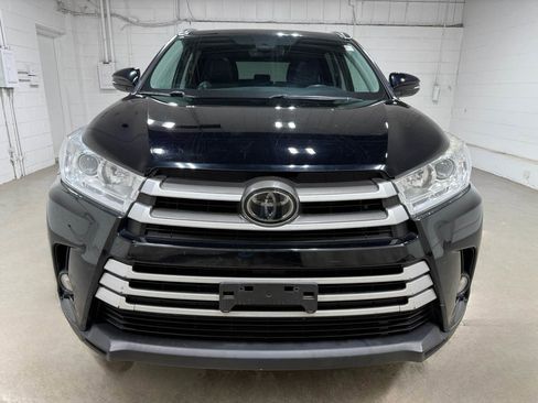 Used 2018 Toyota Highlander XLE w/ Protection Package #3 AWD/4WD image 2