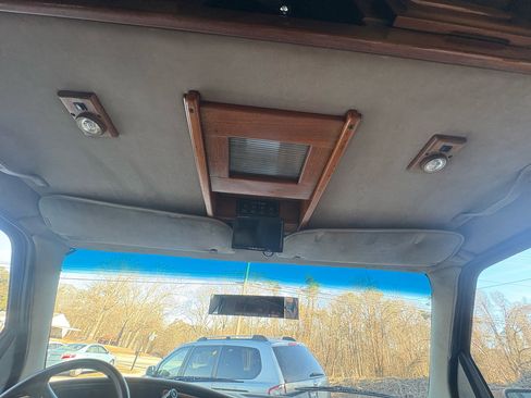 Used 1995 Ford E-150 and Econoline 150 image 16
