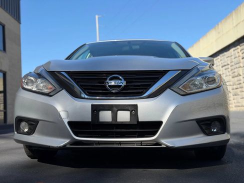 Used 2016 Nissan Altima 2.5 SV FWD image 39
