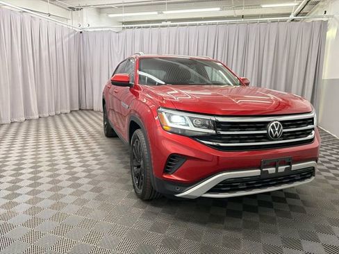 Used 2023 Volkswagen Atlas Cross Sport SE w/ Panoramic Sunroof Package FWD image 5