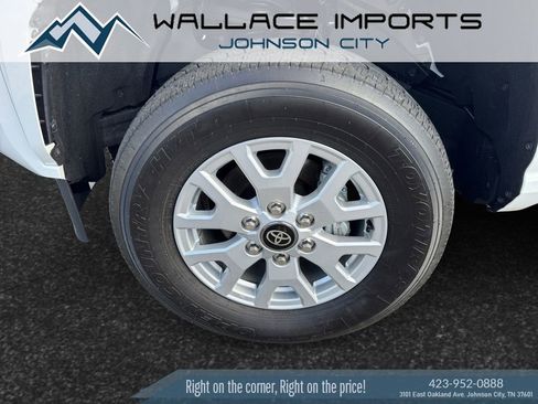 Used 2025 Toyota Tacoma SR5 image 9