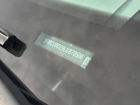 Used 2020 Ford Escape Titanium image 24