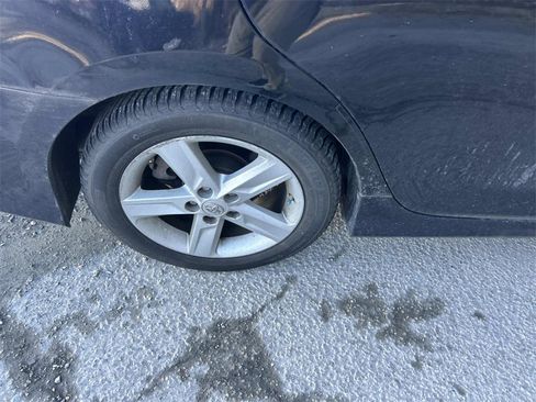 Used 2012 Toyota Camry SE image 10