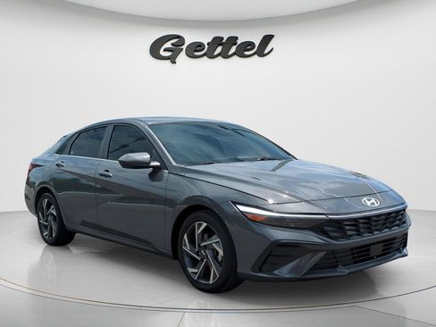 Used 2021 Hyundai Elantra SEL FWD image 4