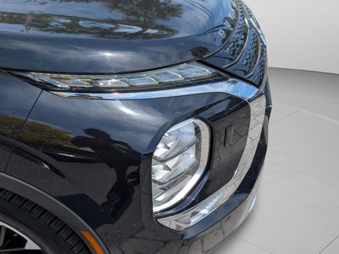 Used 2022 Mitsubishi Outlander SE image 10