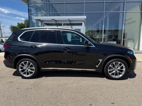 Used 2024 BMW X5 xDrive40i w/ Premium Package AWD/4WD image 2