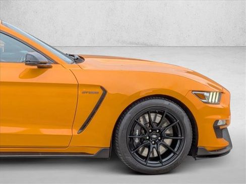 Used 2019 Ford Mustang Shelby GT350 w/ Technology Package image 11