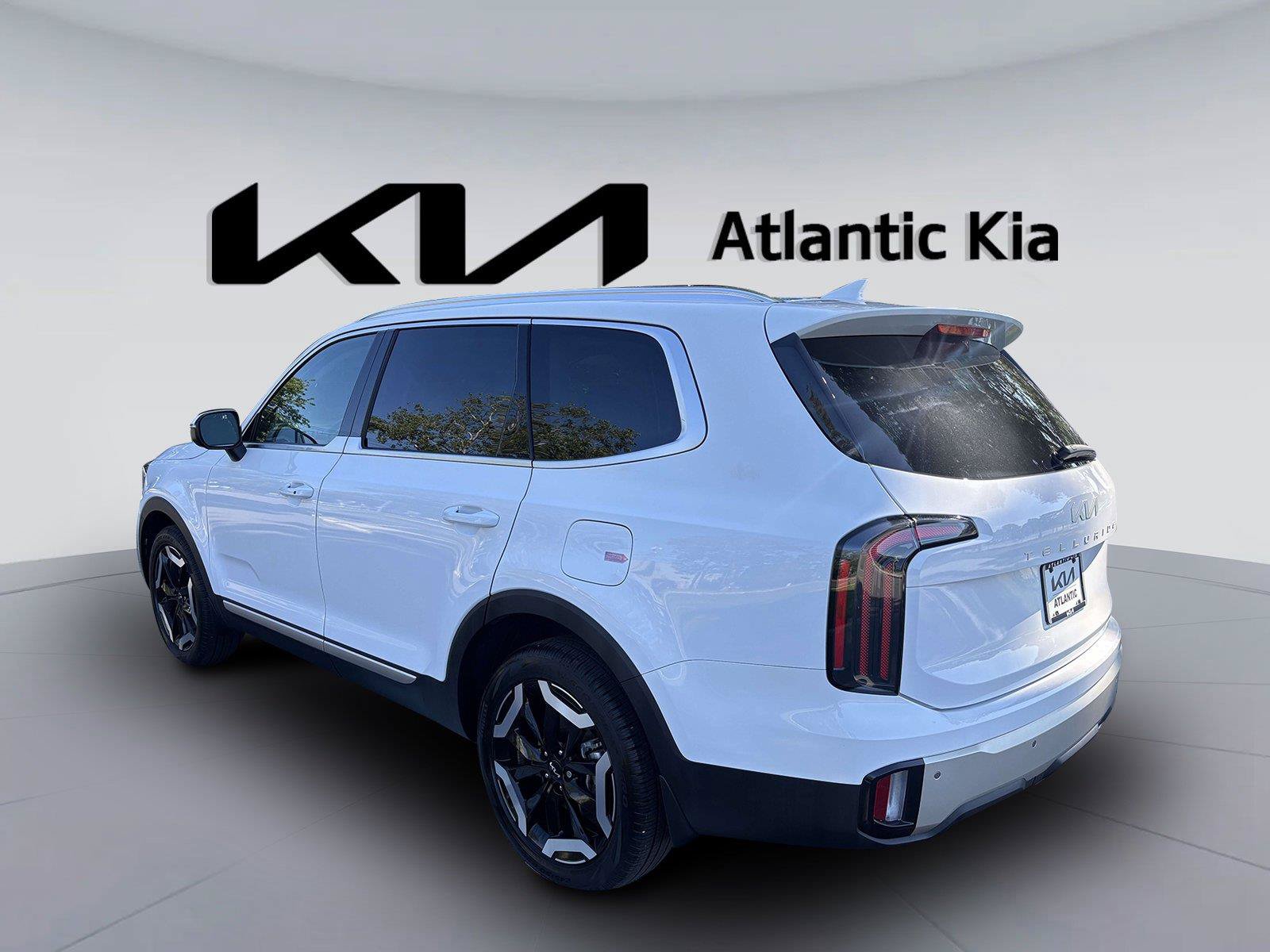 Certified 2025 Kia Telluride EX w/ EX Captain's Chair Package AWD/4WD image 10