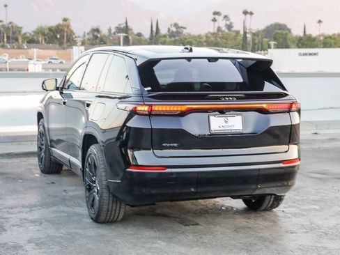 New 2025 Jeep Wagoneer S Launch Edition image 7