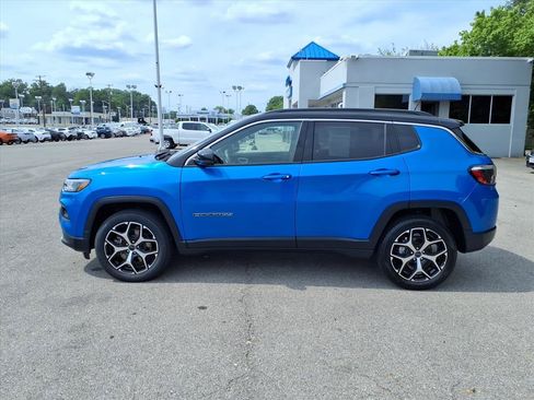 Used 2025 Jeep Compass Limited AWD/4WD image 7