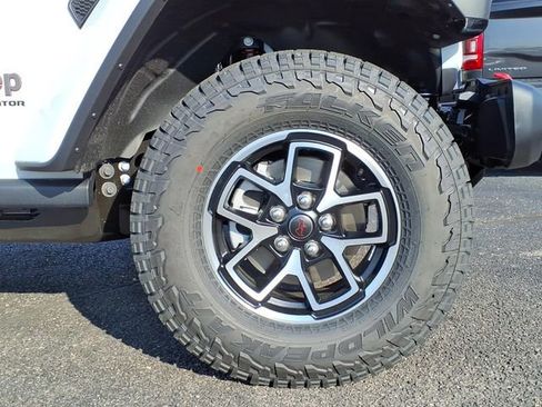 New 2026 Jeep Gladiator Rubicon w/ Steel Power Dome Hood Package image 9