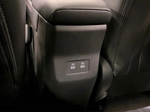 New 2026 Nissan Kicks SR image 20