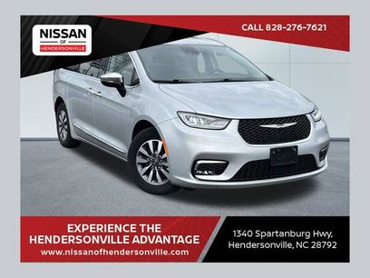 Used 2023 Chrysler Pacifica Limited
