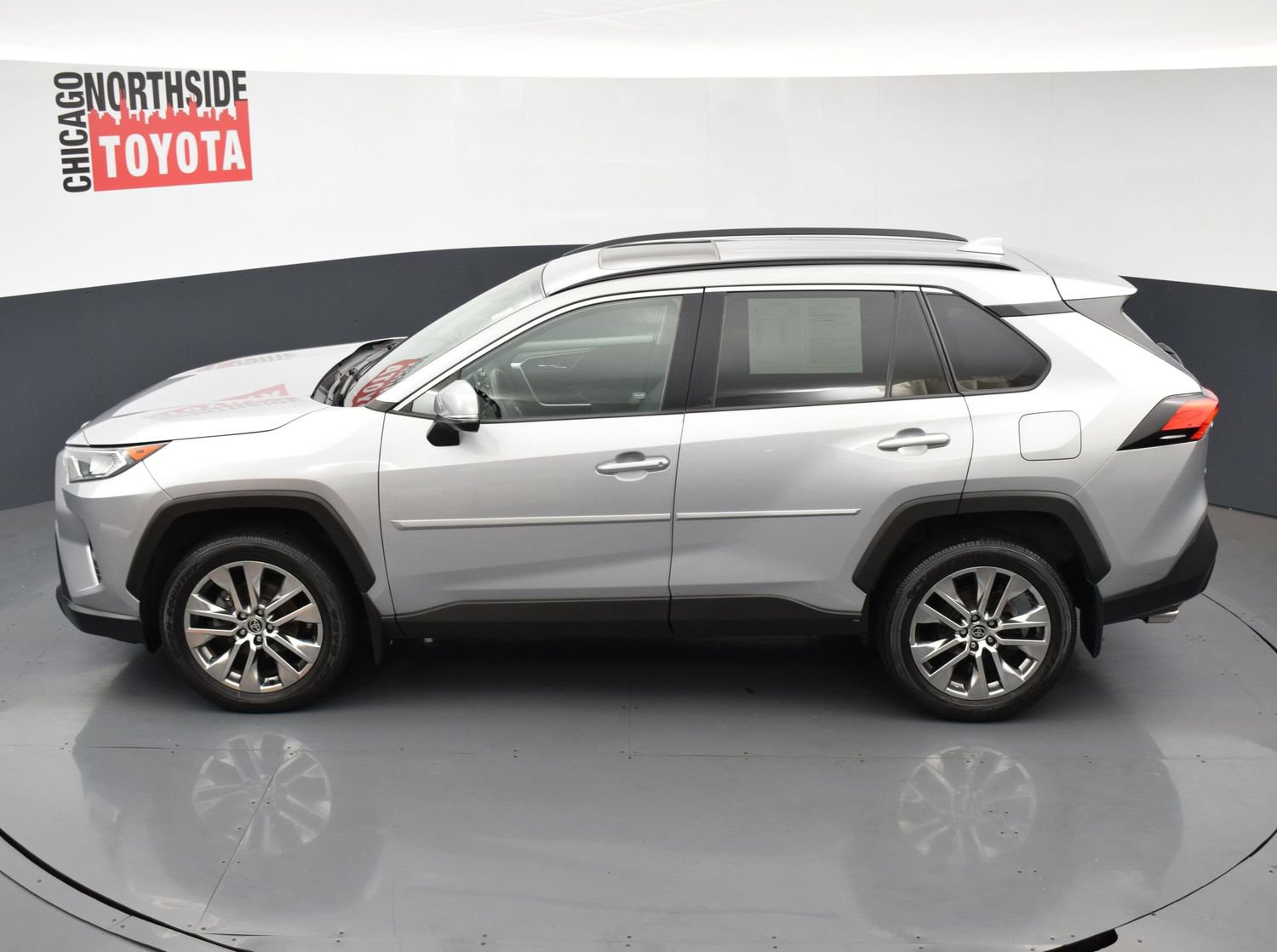 Used 2021 Toyota RAV4 XLE Premium AWD/4WD image 22