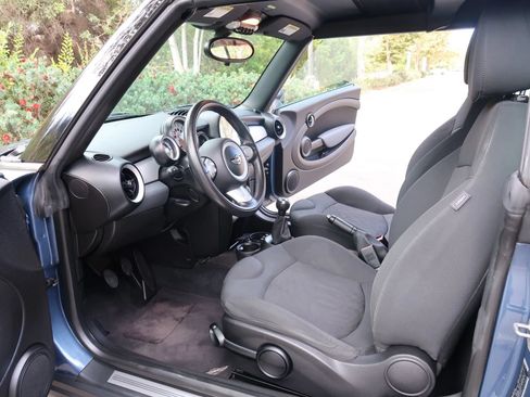 Used 2009 MINI Cooper Convertible FWD image 16