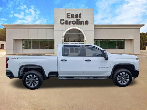 Used 2023 Chevrolet Silverado 2500 Custom w/ Custom Value Package AWD/4WD image 2