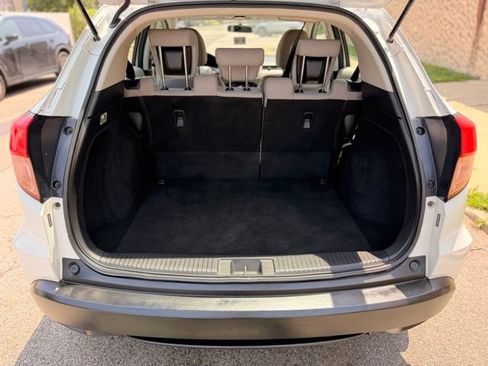 Used 2016 Honda HR-V LX image 8
