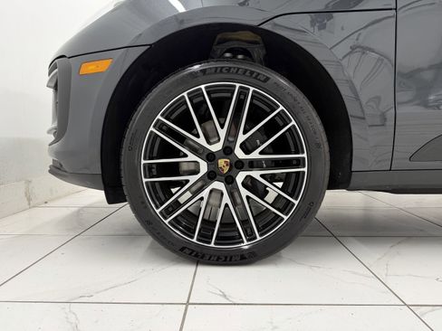 Certified 2026 Porsche Macan AWD/4WD image 16