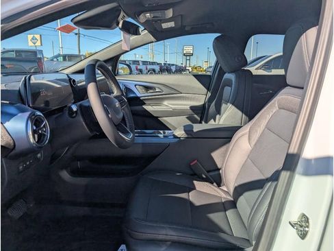 New 2026 Chevrolet Equinox EV LT image 13