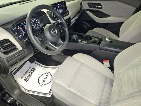 Used 2023 Nissan Rogue SV image 32