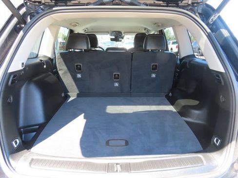 Used 2023 Jeep Grand Cherokee Limited w/ Luxury Tech Group II AWD/4WD image 33