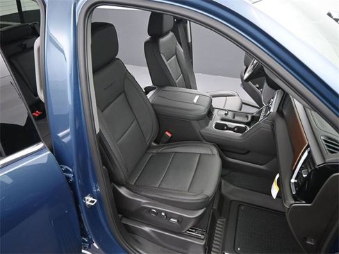 New 2025 GMC Sierra 2500 Denali w/ Denali Reserve Package image 19