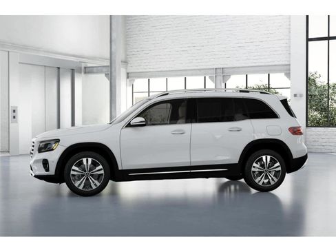 Used 2026 Mercedes-Benz GLB 250 4MATIC image 33