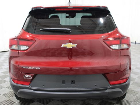 Used 2025 Chevrolet TrailBlazer LS w/ LS Confidence Package FWD image 29