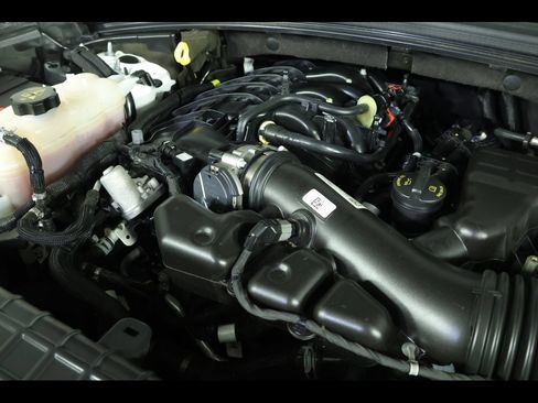 Used 2023 Jeep Grand Cherokee Limited w/ Black Appearance Package image 22