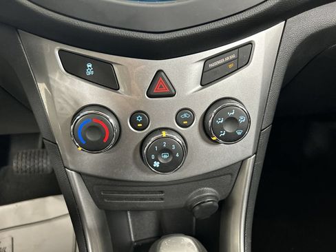Used 2015 Chevrolet Trax LT w/ LT Plus Package AWD/4WD image 16