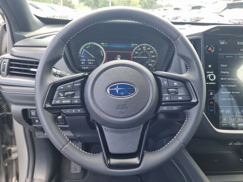 Used 2025 Subaru Forester Premium AWD/4WD image 25