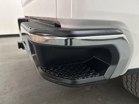 Used 2021 Chevrolet Silverado 1500 LTZ w/ LTZ Convenience Package II AWD/4WD image 12