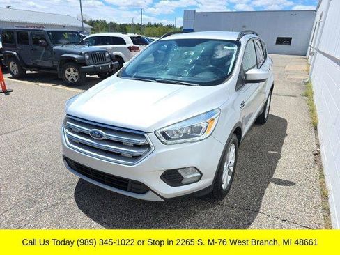 Used 2018 Ford Escape SEL AWD/4WD image 3