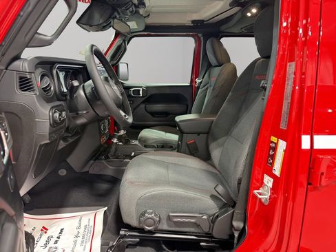New 2026 Jeep Wrangler Unlimited Rubicon w/ Whitecap Package AWD/4WD image 4
