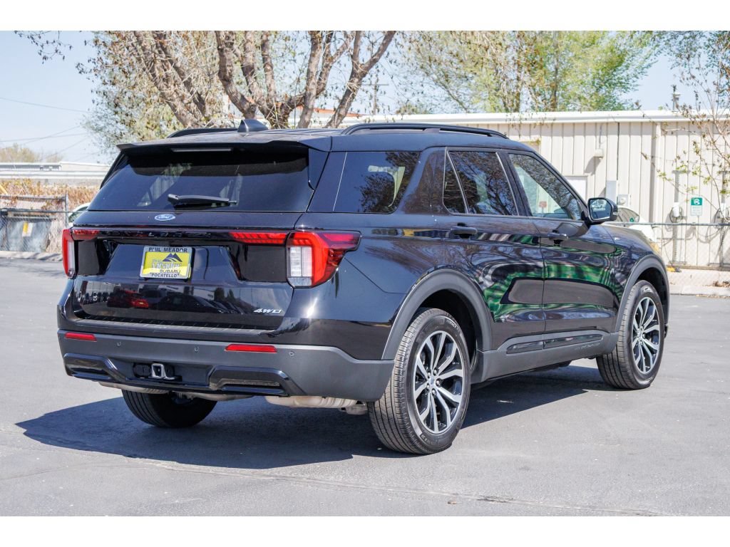 Used 2025 Ford Explorer ST-Line AWD/4WD image 3