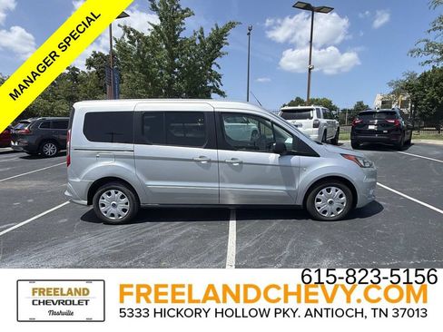 Used 2022 Ford Transit Connect XLT FWD image 2
