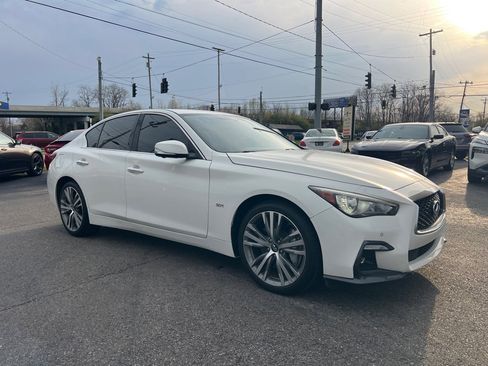 Used 2018 INFINITI Q50 Sport w/ Sensory Package (Sport) AWD/4WD image 17