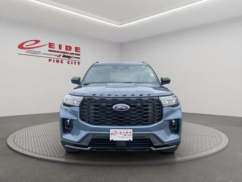 Used 2025 Ford Explorer ST-Line w/ Premium Package image 10