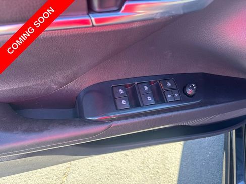 Used 2018 Toyota Camry SE FWD image 12