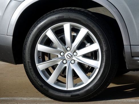 Used 2016 Volvo XC90 T6 Momentum w/ Momentum Plus Package image 29