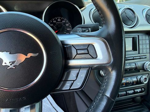 Used 2018 Ford Mustang GT RWD image 23