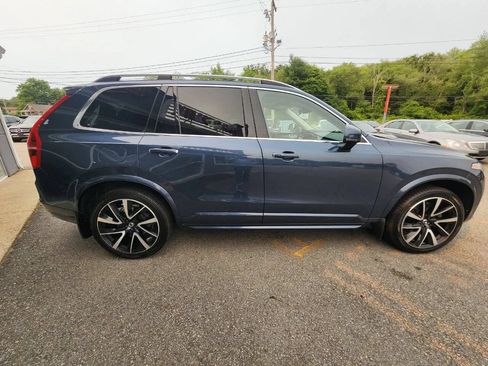 Used 2018 Volvo XC90 T6 Momentum w/ Convenience Package AWD/4WD image 4