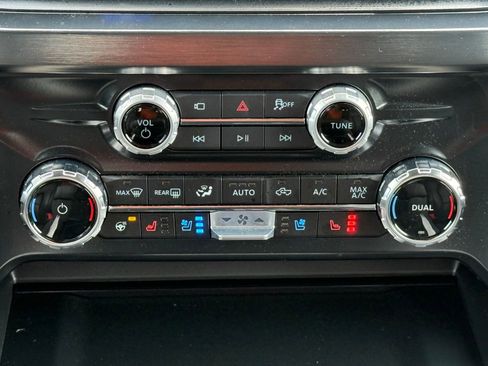 Used 2025 Ford F250 Lariat w/ Chrome Package image 23