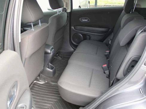 Used 2017 Honda HR-V LX image 10