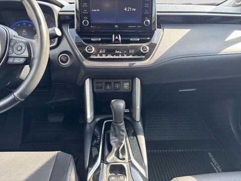 Used 2022 Toyota Corolla Cross XLE w/ Convenience Package AWD/4WD image 11