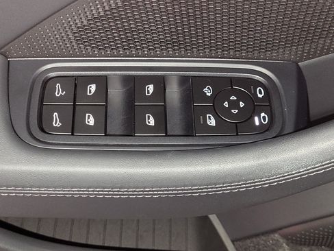 Certified 2025 Porsche Panamera 4 AWD/4WD image 19