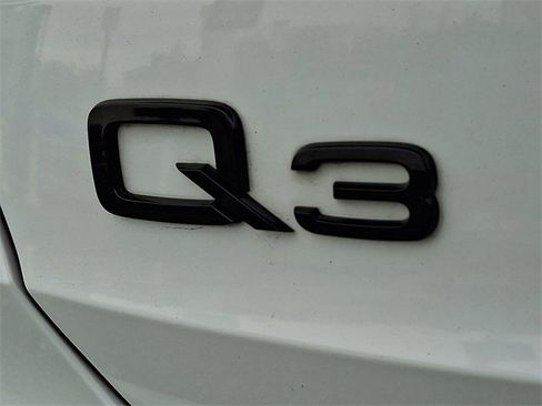 Used 2022 Audi Q3 2.0T Premium Plus w/ Premium Plus Package image 31